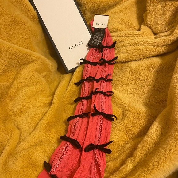 NWT Gucci pink Moulinoir Bow Socks over the knee lace socks. Velvet bow large - Picture 5 of 16